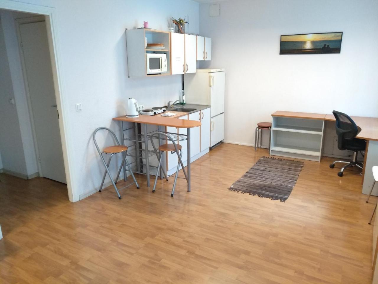 Economy Baltics Apartments - Narva 16 タリン エクステリア 写真